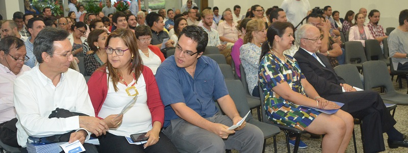 Homenajes musicales, entrega de libros importantes para su labor y exaltaciones por su espíritu profesional e investigativo en la vigencia 2017 caracterizaron la celebración del Día del Profesor en la Universidad de Ibagué.