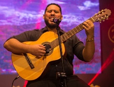 Con su triunfo en el Mangostino de Oro, Anderson Fabián España resalta entre la comunidad de la Universidad de Ibagué, en los cursos y ensambles que ha orientado.