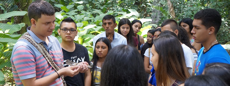 Los jóvenes que están a puertas de culminar su ciclo de educación secundaria cumplieron, este sábado 20 de octubre, la cita con el conocimiento que genera y proporciona la Universidad de Ibagué, durante su jornada Un día en la U.